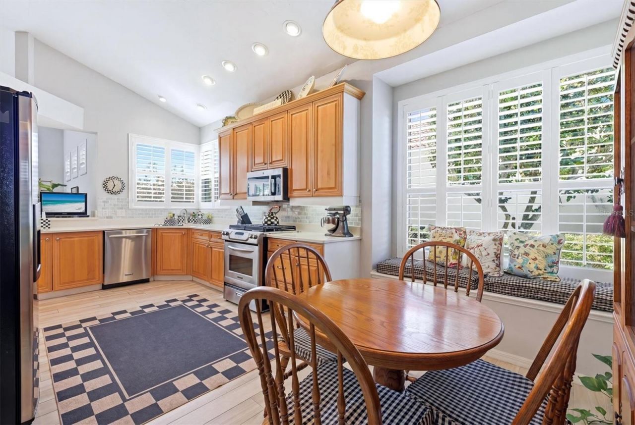 8025 Hampton Court, University Park, FL 34201 Photo