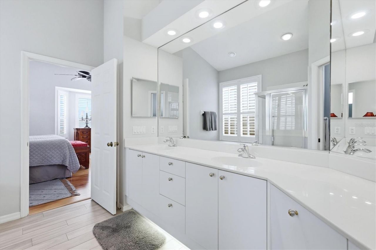 8025 Hampton Court, University Park, FL 34201 Photo