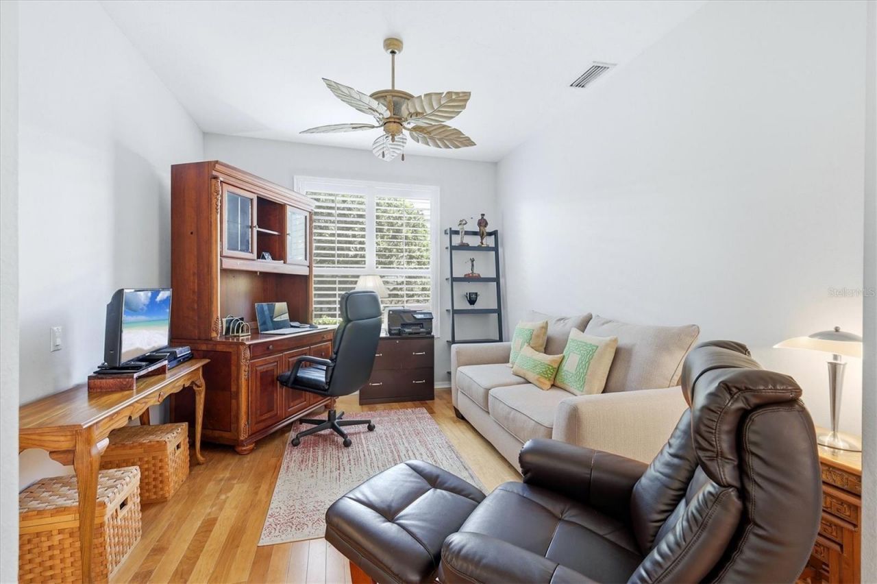 8025 Hampton Court, University Park, FL 34201 Photo