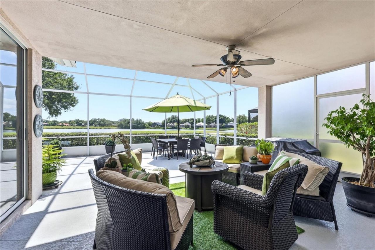 8025 Hampton Court, University Park, FL 34201 Photo