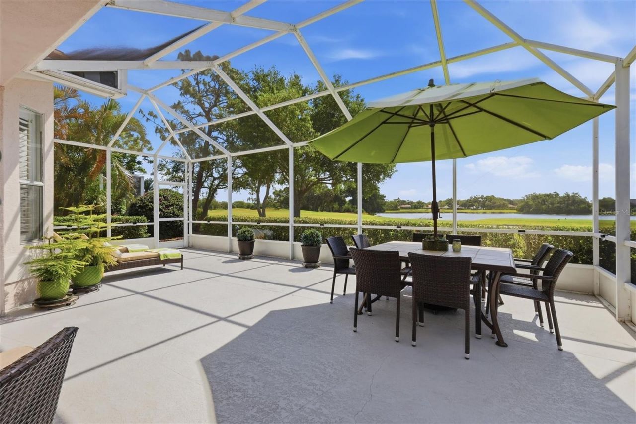 8025 Hampton Court, University Park, FL 34201 Photo