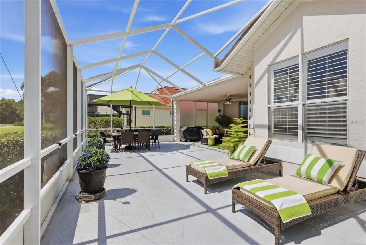 8025 Hampton Court, University Park, FL 34201 Photo