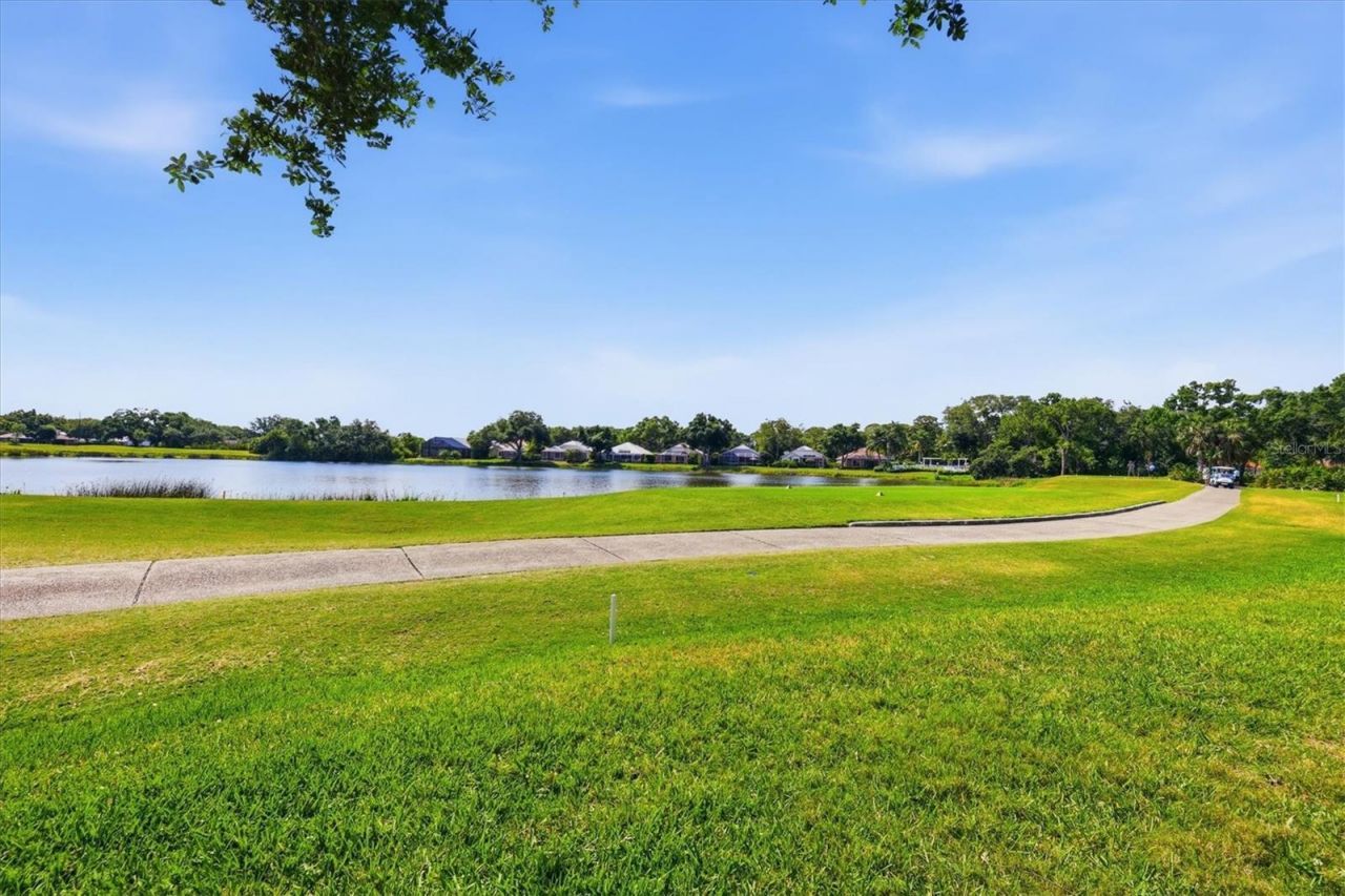 8025 Hampton Court, University Park, FL 34201 Photo