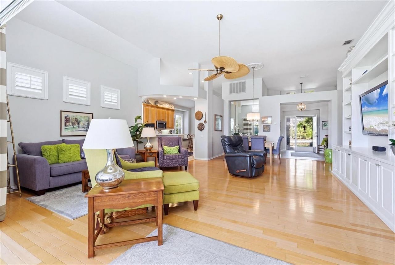 8025 Hampton Court, University Park, FL 34201 Photo