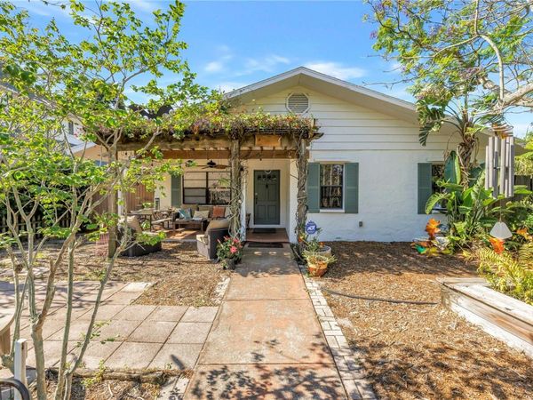 216 16TH AVENUE SE, ST PETERSBURG, FL 33701