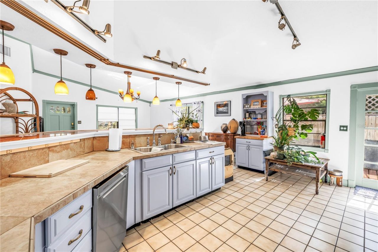 216 16th Avenue Se, Saint Petersburg, FL 33701 Photo