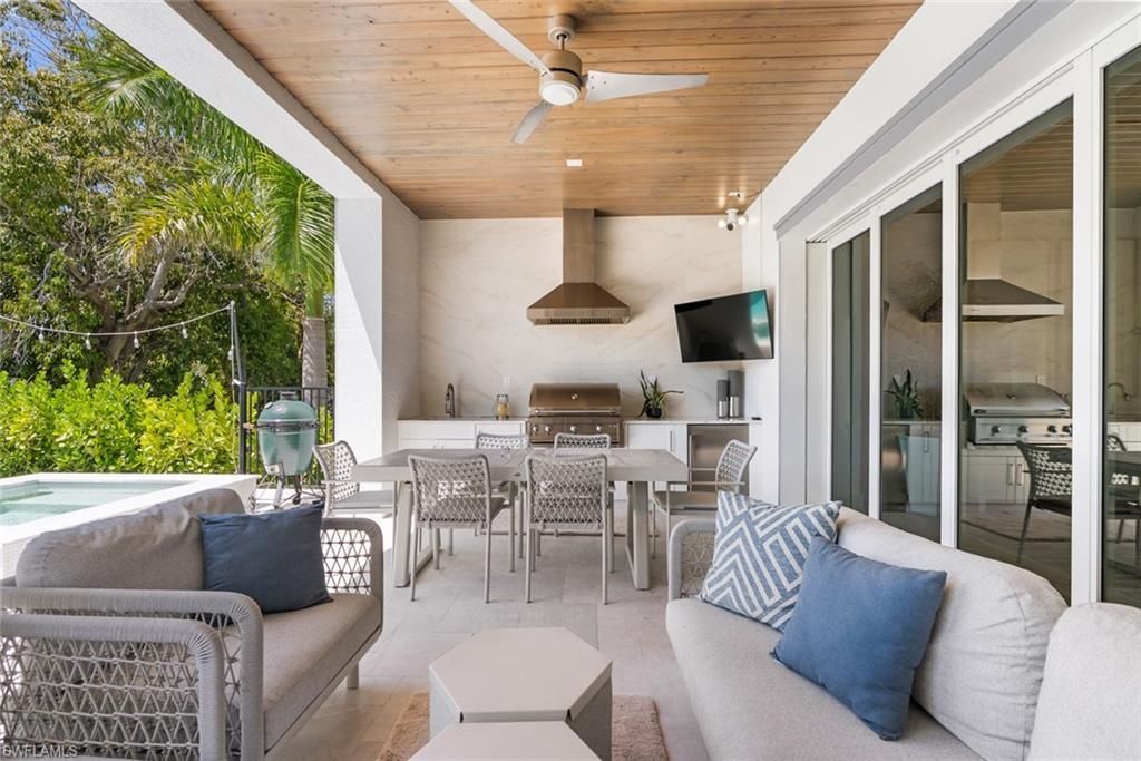 1984 Frederick St , Naples, FL 34112 Photo