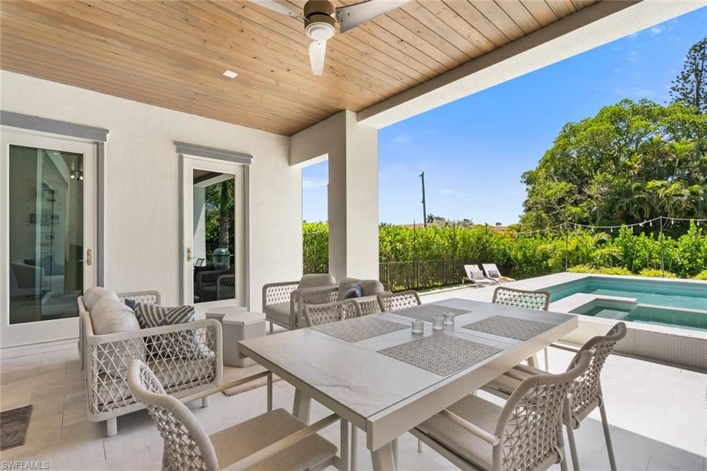 1984 Frederick St , Naples, FL 34112 Photo