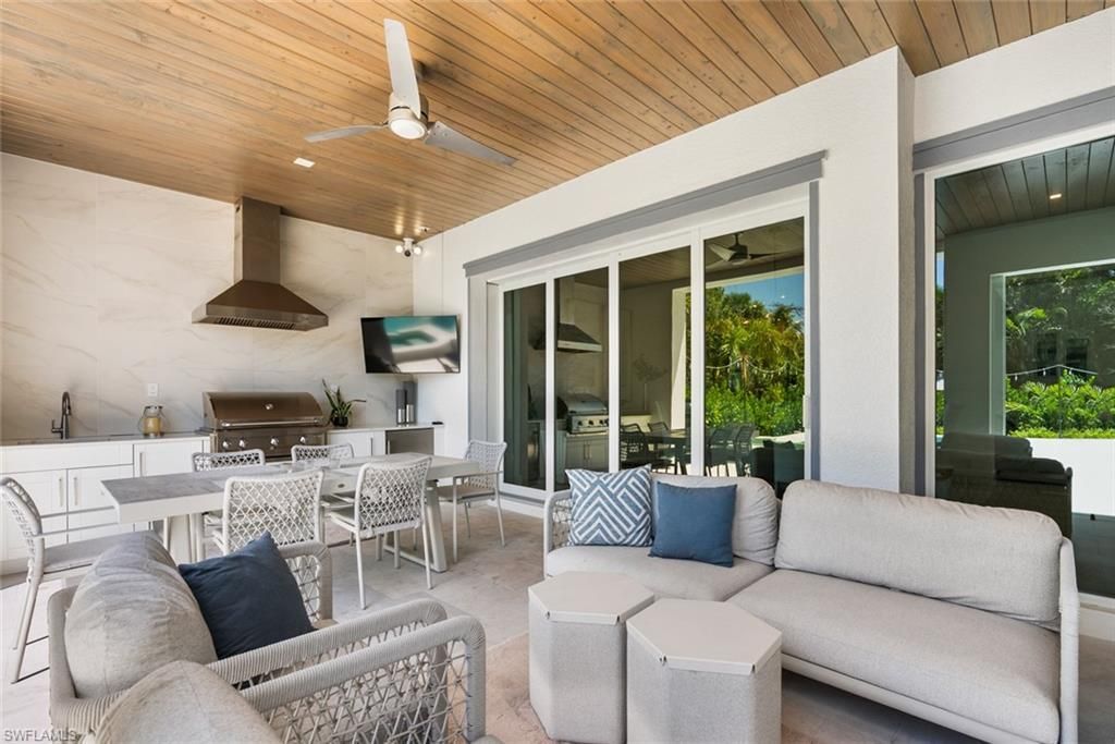 1984 Frederick St , Naples, FL 34112 Photo