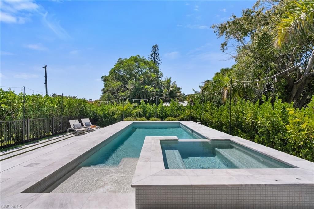 1984 Frederick St , Naples, FL 34112 Photo