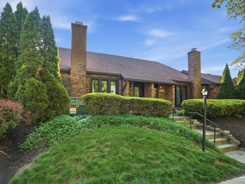 4764 Coach Road, Columbus, OH 43220 Photo 2