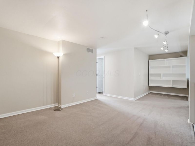 4764 Coach Road, Columbus, OH 43220 Photo 38