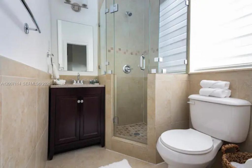 15566 SW 13th Ter , Miami, FL 33194 Photo