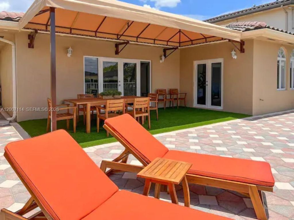 15566 SW 13th Ter , Miami, FL 33194 Photo