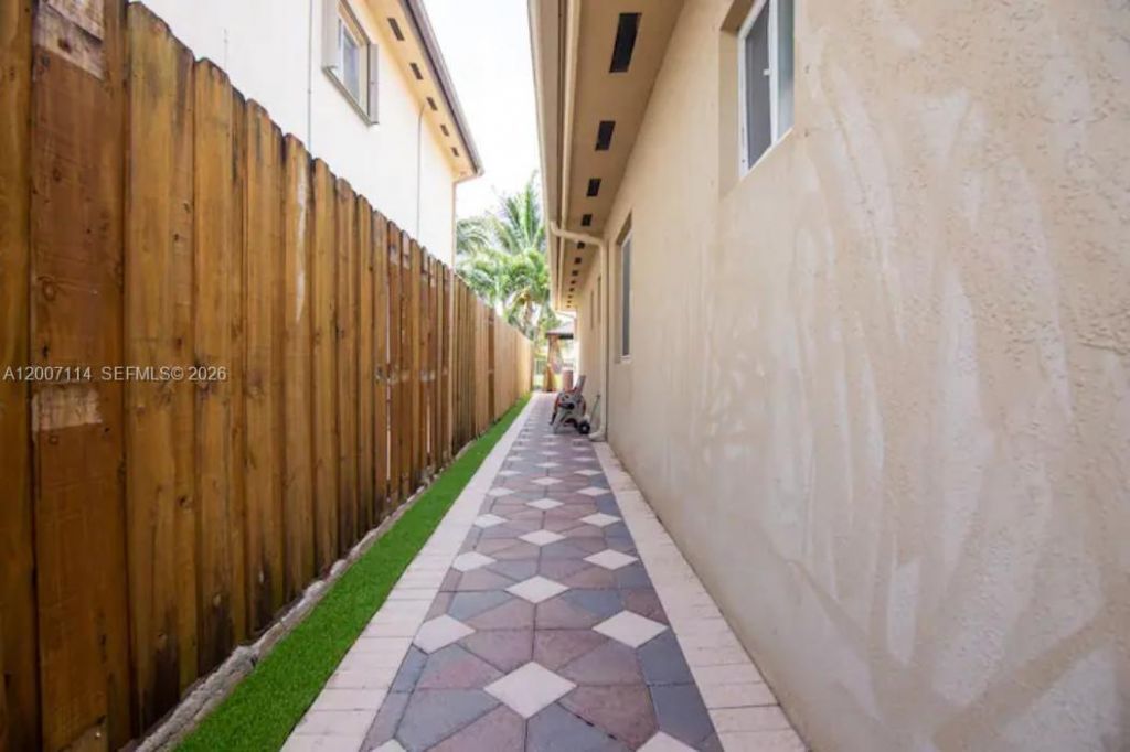 15566 SW 13th Ter , Miami, FL 33194 Photo