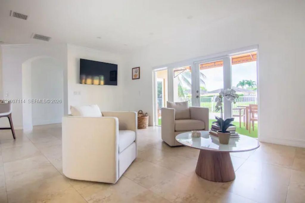 15566 SW 13th Ter , Miami, FL 33194 Photo
