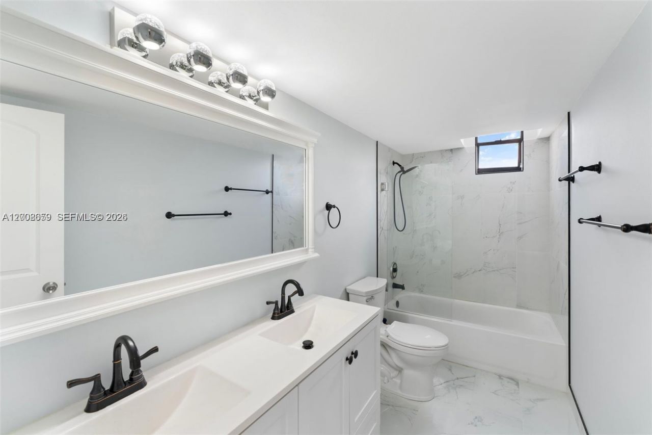 2500 Parkview Dr, Unit 1714, Hallandale Beach, FL 33009 Photo
