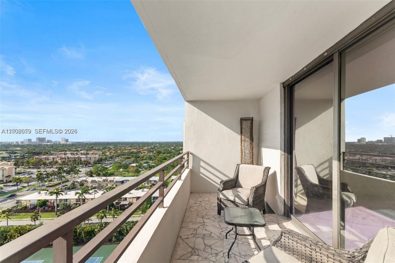 2500 Parkview Dr, Unit 1714, Hallandale Beach, FL 33009 Photo