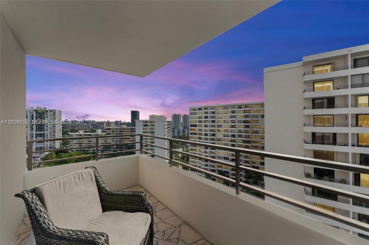 2500 Parkview Dr, Unit 1714, Hallandale Beach, FL 33009 Photo
