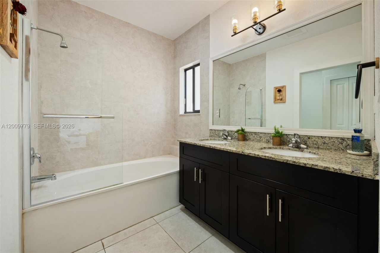 12748 SW 131st Ter , Miami, FL 33186 Photo