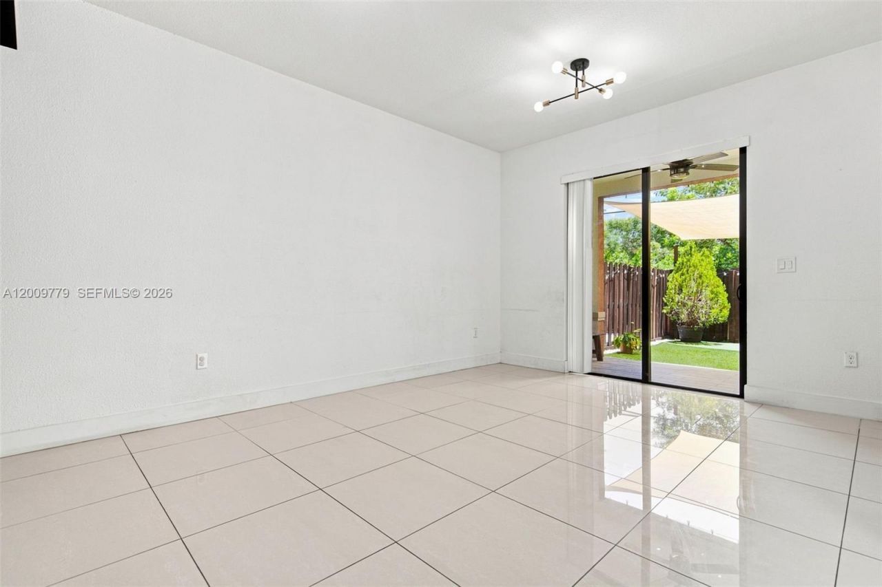 12748 SW 131st Ter, Miami, FL 33186 Photo