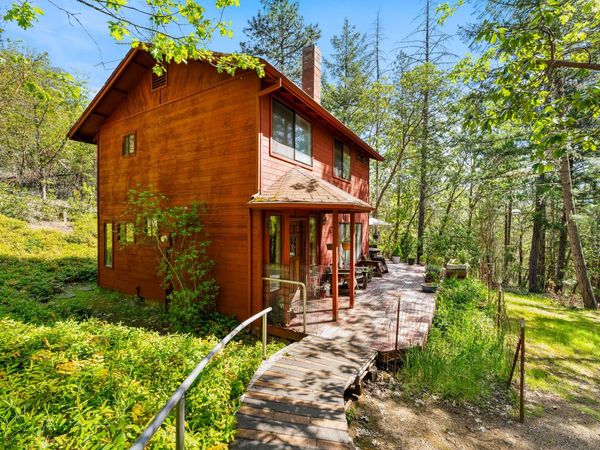 1610 Jumpoff Joe Creek Road, Grants Pass, OR 97526