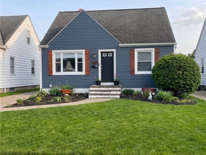 6711 Farnsworth Drive , Parma, OH 44129 Photo 1