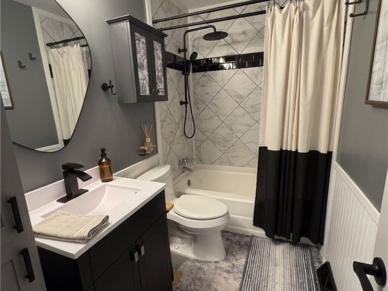 6711 Farnsworth Drive , Parma, OH 44129 Photo 4