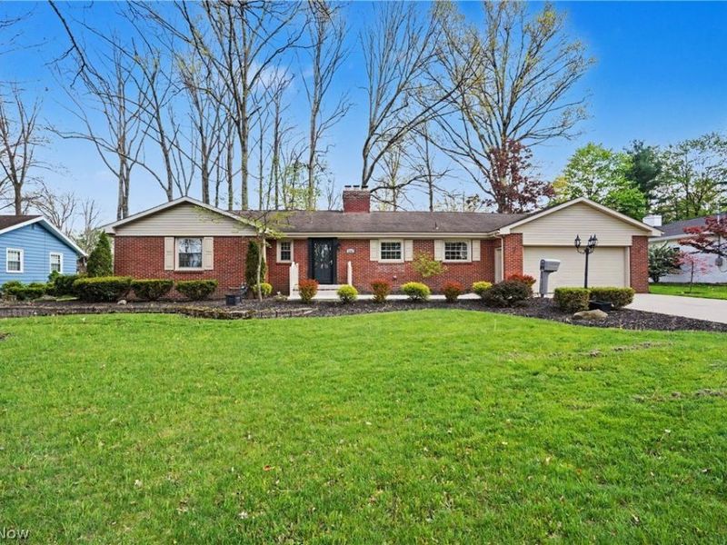 295 Sleepy Hollow Drive, Canfield, OH 44406 Photo 1