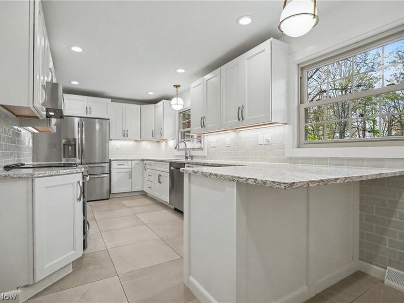 295 Sleepy Hollow Drive, Canfield, OH 44406 Photo 7