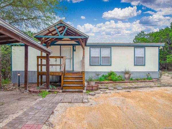 565 Qappuella Dr, Canyon Lake, TX 78133