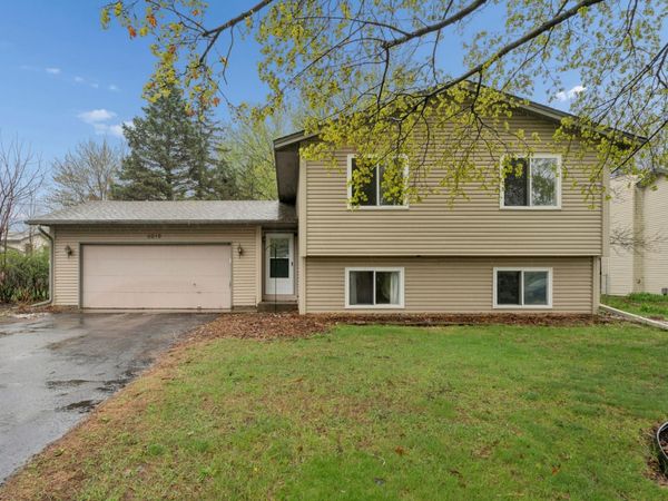 8219 Queen Avenue N, Brooklyn Park, MN 55444