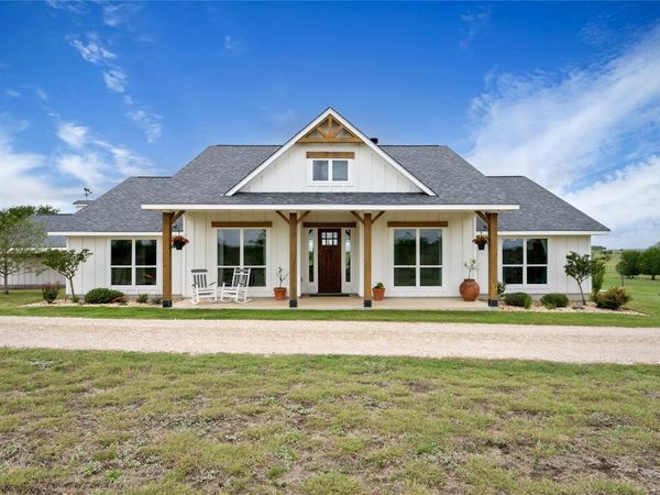 1854 County Road 464, Elgin, TX 78621