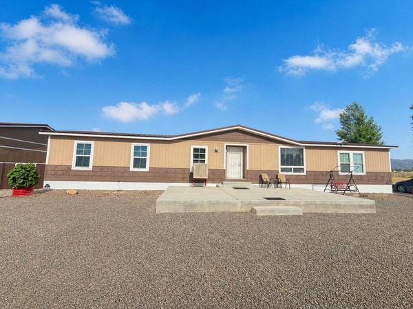 145 Manzano View Road , Los Lunas, NM 87031