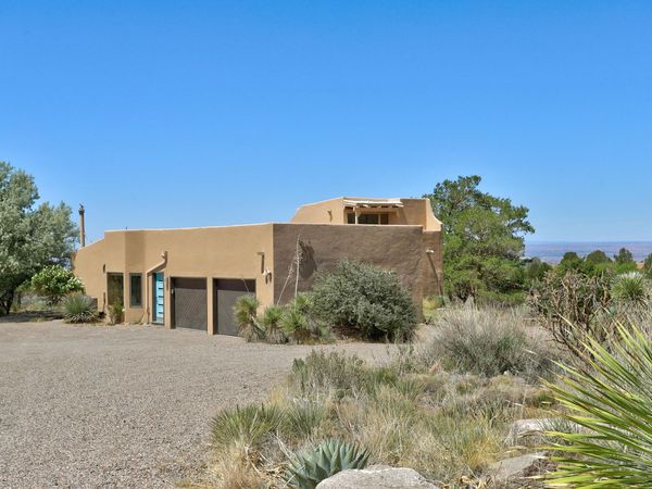 914 Tramway Lane NE, Albuquerque, NM 87122