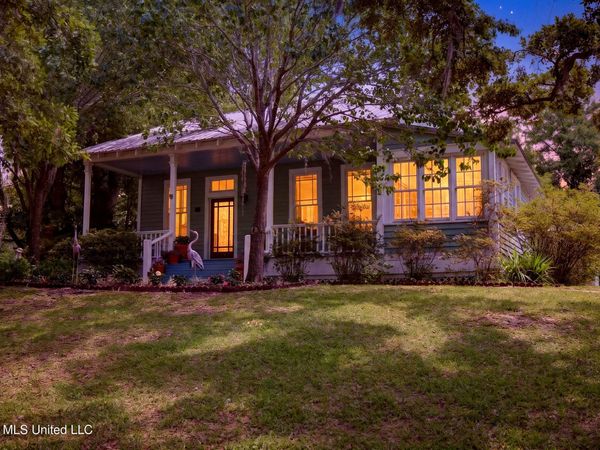 316 Jackson Avenue, Ocean Springs, MS 39564