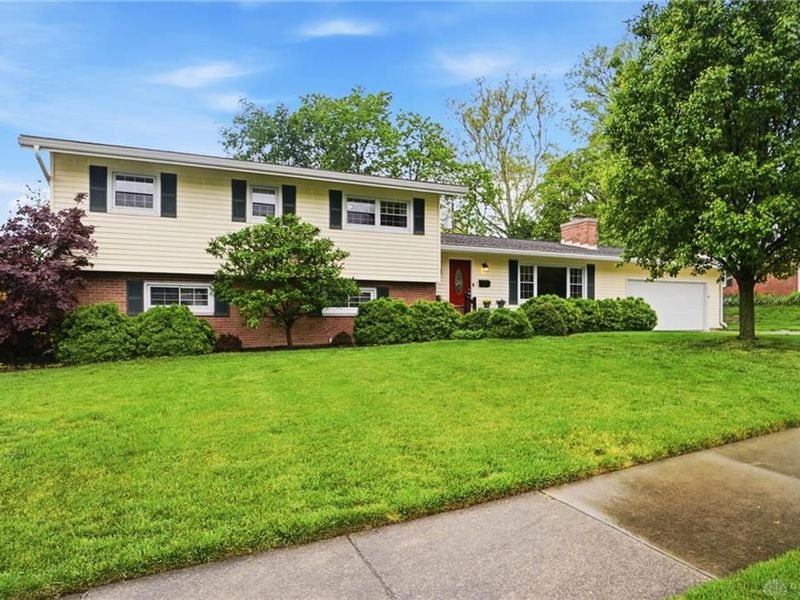 302 Jackson Lane, Middletown, OH 45044 Photo 2