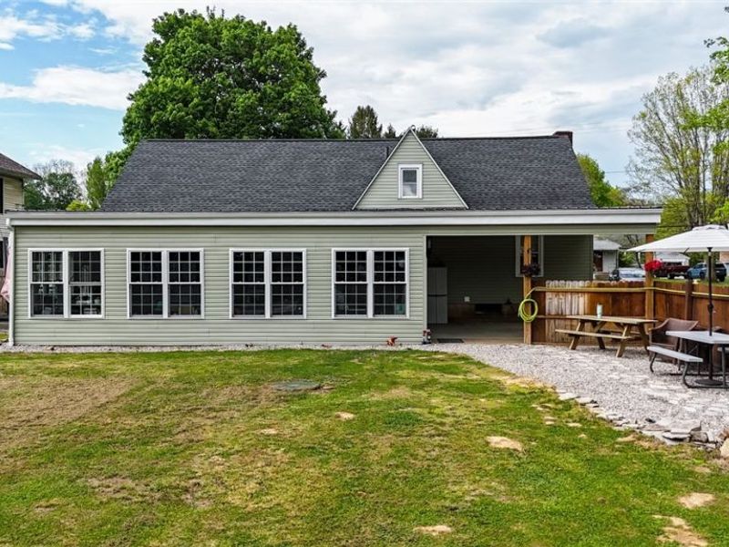 305 Masonic Park Road, Marietta, OH 45750 Photo 2