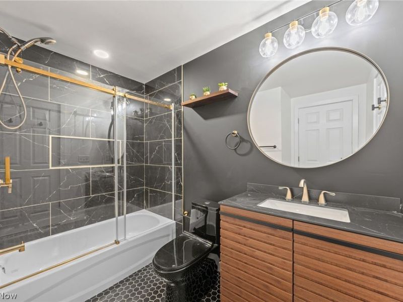 2276 W 41st Street , Cleveland, OH 44113 Photo 12