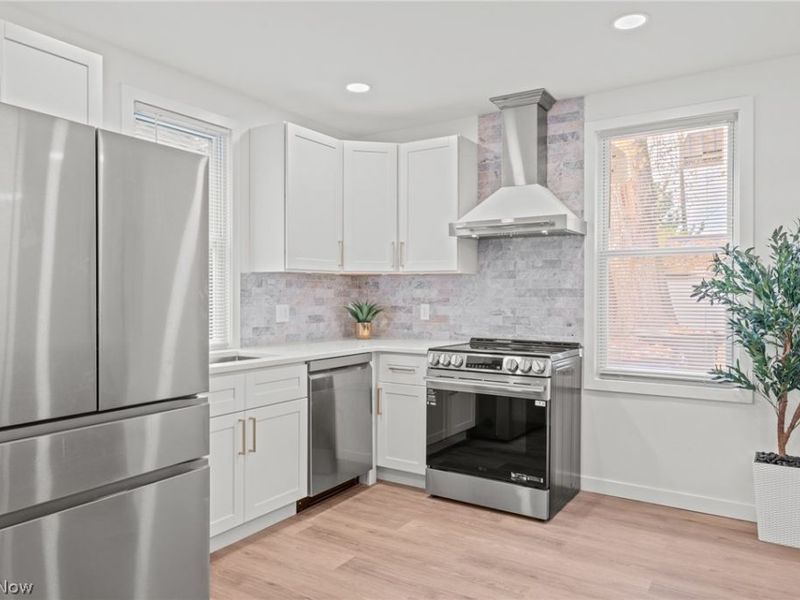 2276 W 41st Street , Cleveland, OH 44113 Photo 5