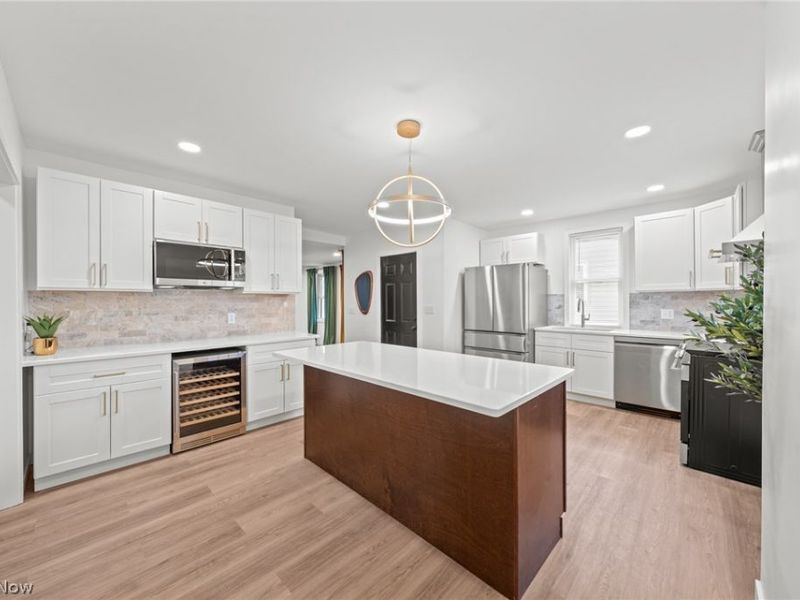 2276 W 41st Street , Cleveland, OH 44113 Photo 6