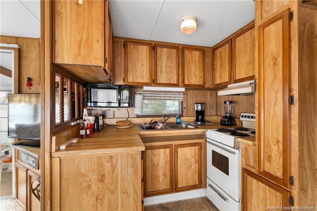 850 Nettles Boulevard, Jensen Beach, FL 34957 Photo