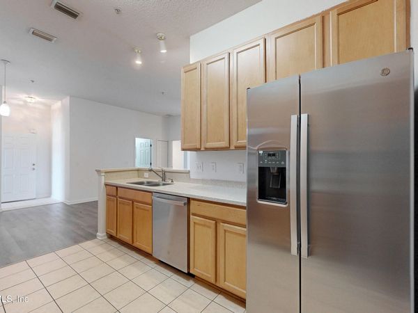 7060 DEER LODGE Circle, Unit 108, Jacksonville, FL 32256