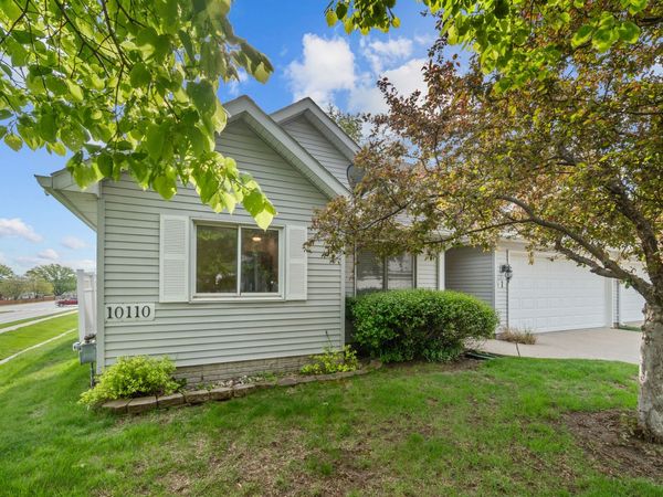 10110 Meredith Drive, Unit 1, Urbandale, IA 50322