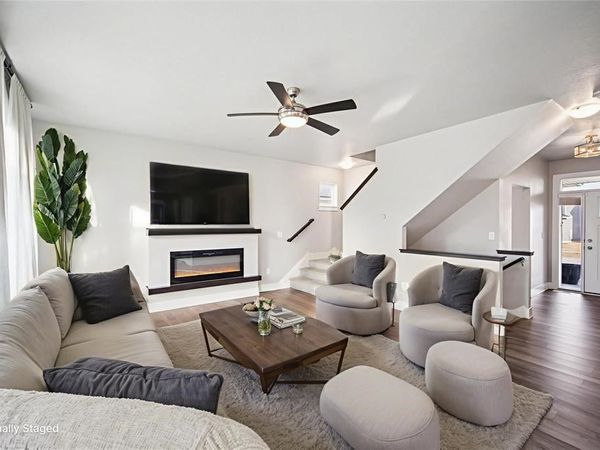 670 SE Booth Avenue, Waukee, IA 50263