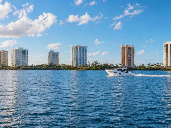 301 Lake Shore Drive, Unit 105, Lake Park, FL 33403