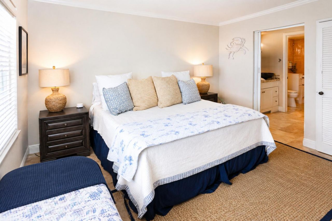 301 Lake Shore Drive, Unit 105, Lake Park, FL 33403 Photo