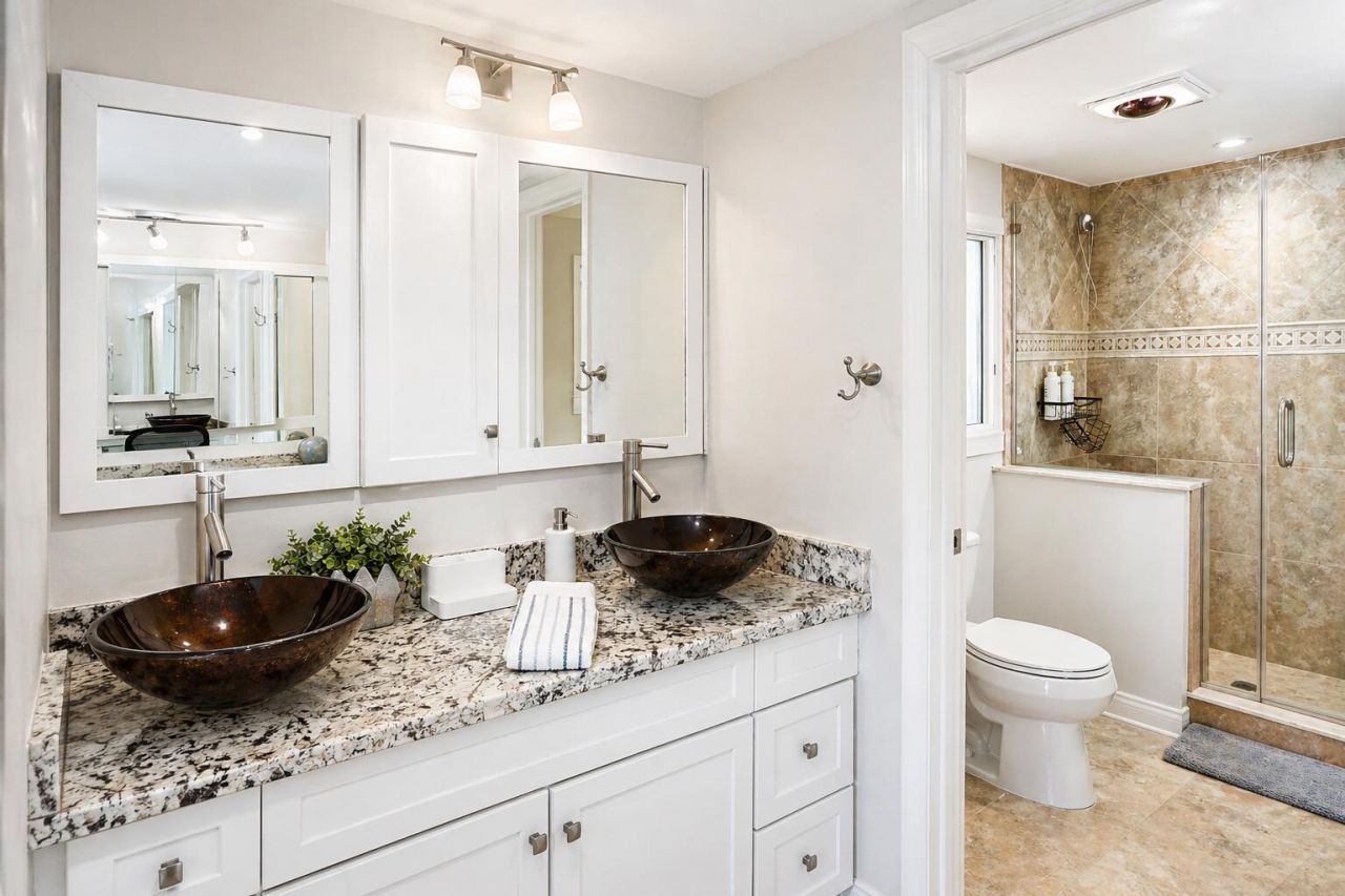 301 Lake Shore Drive, Unit 105, Lake Park, FL 33403 Photo