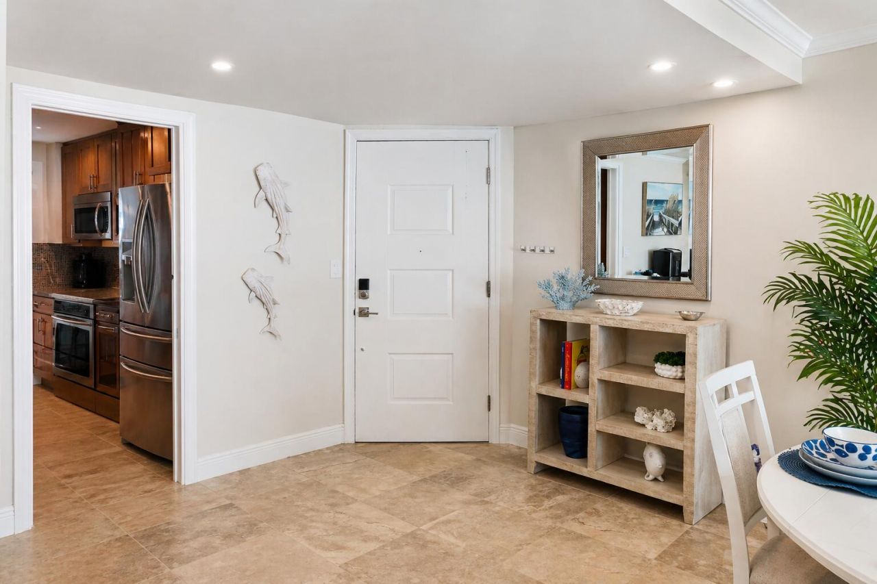 301 Lake Shore Drive, Unit 105, Lake Park, FL 33403 Photo