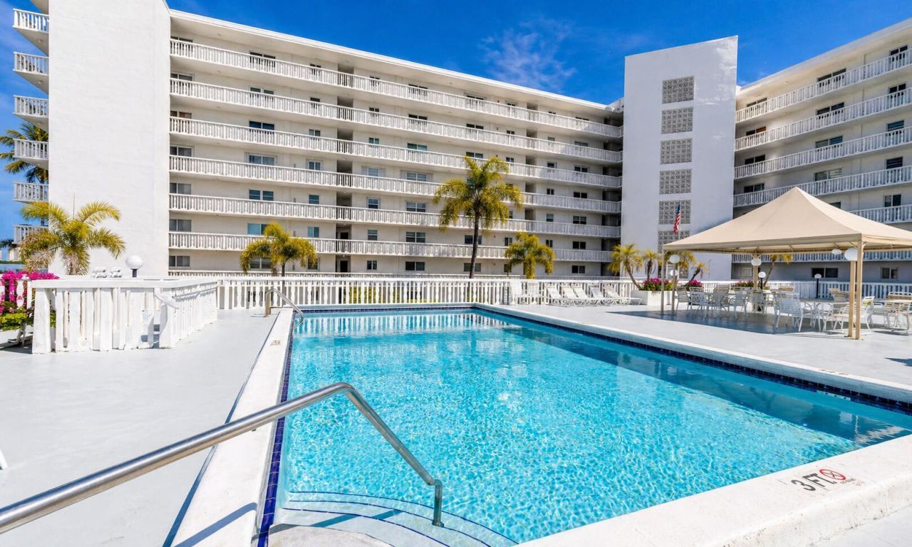 301 Lake Shore Drive, Unit 105, Lake Park, FL 33403 Photo